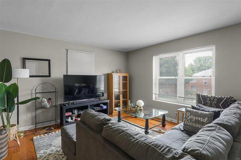 6928 Chippewa St, Saint Louis, MO 63109 photo 3