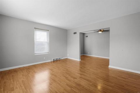 6928 Chippewa St, Saint Louis, MO 63109 photo 11