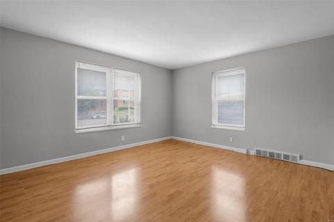 6928 Chippewa St, Saint Louis, MO 63109 photo 12