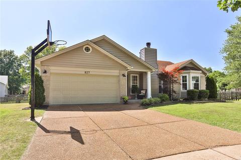 827 White Picket Ln, Ballwin, MO 63021 photo 2