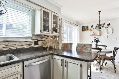 827 White Picket Ln, Ballwin, MO 63021 photo 14