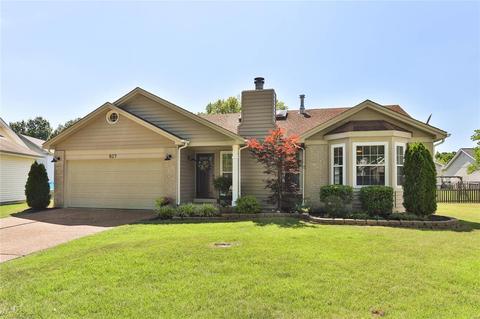 827 White Picket Ln, Ballwin, MO 63021 photo 1