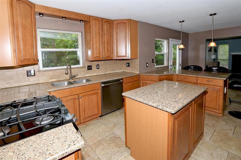 309 Oak Top Ct, Ballwin, MO 63021 photo 8