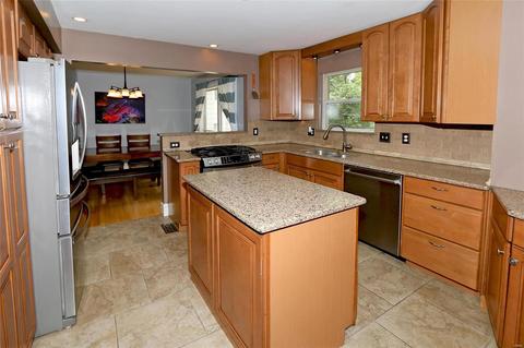 309 Oak Top Ct, Ballwin, MO 63021 photo 9
