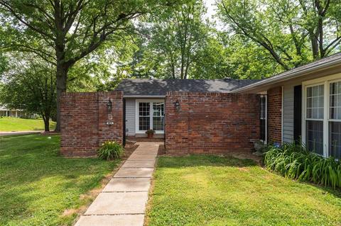 423 Iron Lantern Dr, Ballwin, MO 63011 photo 3