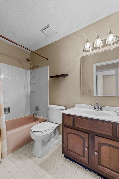 825 Justerini Dr, Ballwin, MO 63011 photo 20