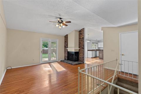 825 Justerini Dr, Ballwin, MO 63011 photo 2