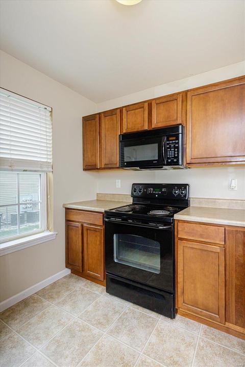 2102 Spring Creek Ln, O'fallon, MO 63368 photo 9