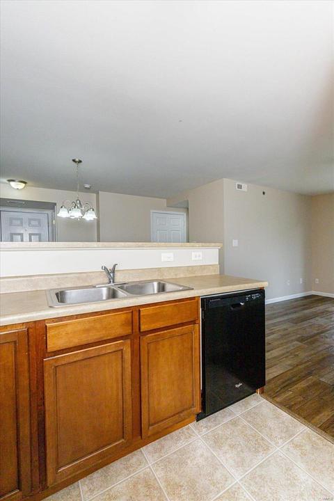 2102 Spring Creek Ln, O'fallon, MO 63368 photo 7