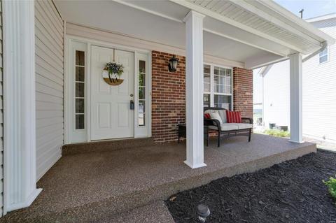 552 Bluffs View Ct, Eureka, MO 63025 photo 2