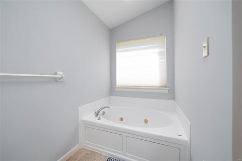 552 Bluffs View Ct, Eureka, MO 63025 photo 24