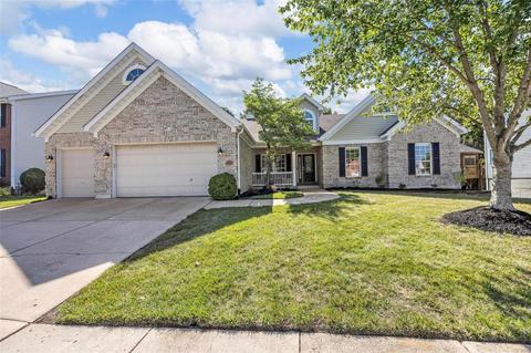 538 Castle Ridge Dr, Ballwin, MO 63021 photo 2