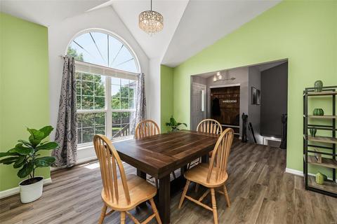 559 Elm Crossing Ct, Ballwin, MO 63021 photo 15