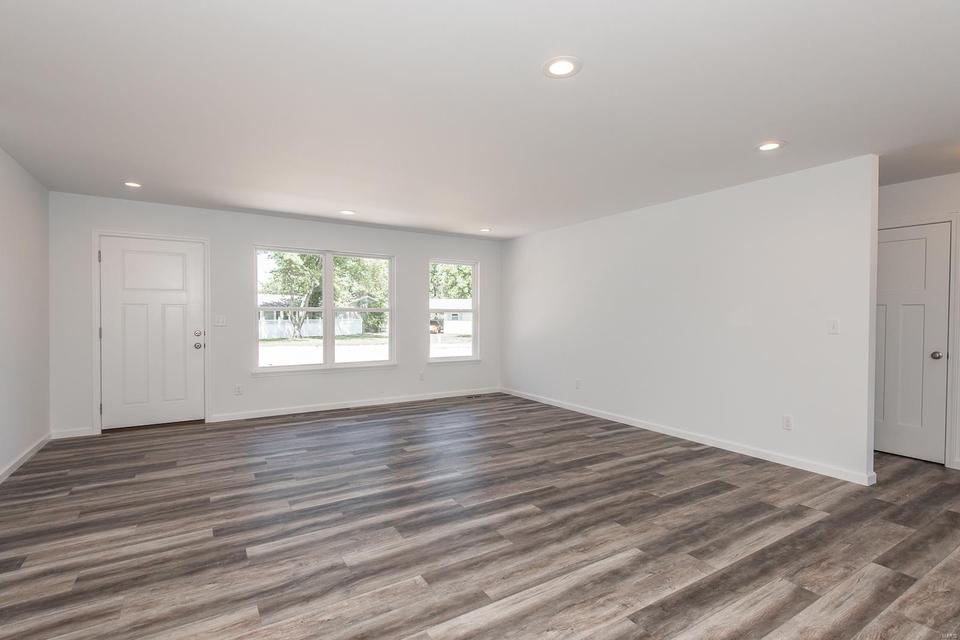  827 Mid Rivers Mall Dr, Saint Peters, MO 63376 photo 4