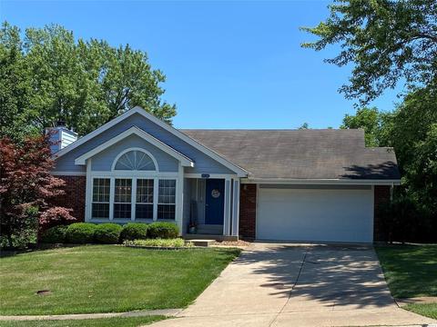 580 Enchanted Pkwy, Manchester, MO 63021 photo 1