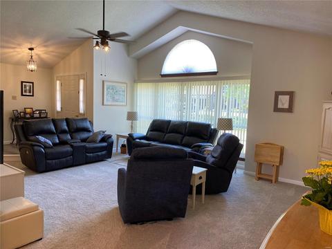 580 Enchanted Pkwy, Manchester, MO 63021 photo 4