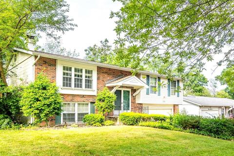 366 Palermo Dr, Ballwin, MO 63021 photo 2