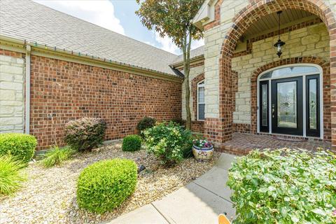 1009 Castleview Ct, Saint Charles, MO 63304 photo 5
