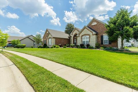 1009 Castleview Ct, Saint Charles, MO 63304 photo 3