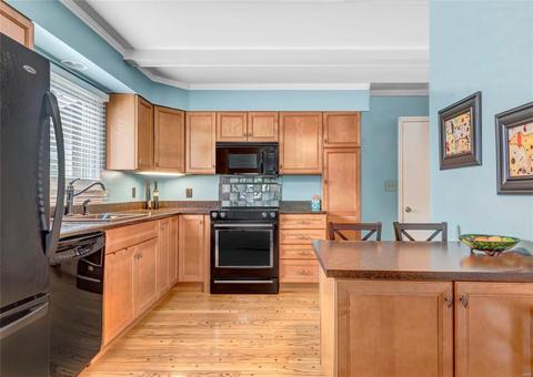 1302 Wissmann Dr, Ballwin, MO 63011 photo 2