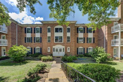 964 Claytonbrook Dr #2C, Ballwin, MO 63011 photo 1