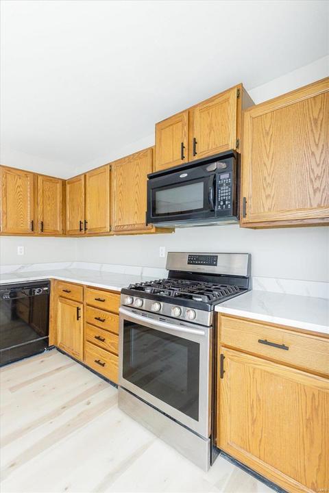 606 Saint Matthew Ave, O'fallon, MO 63366 photo 12