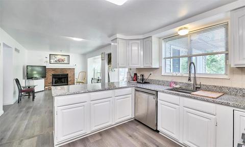 466 Elm Crossing Ct, Ballwin, MO 63021 photo 7