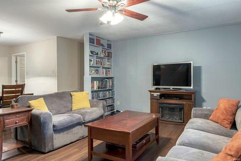 316 Spring Meadows Dr, Manchester, MO 63011 photo 4