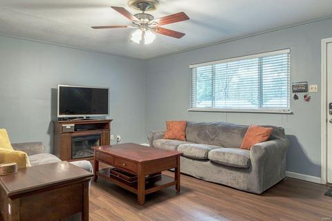 316 Spring Meadows Dr, Manchester, MO 63011 photo 3