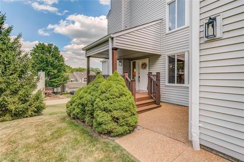 1686 Ridgeview Circle Dr, Ballwin, MO 63021 photo 2