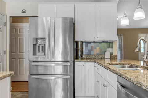 2 Spring Time Ct, Saint Charles, MO 63303 photo 16