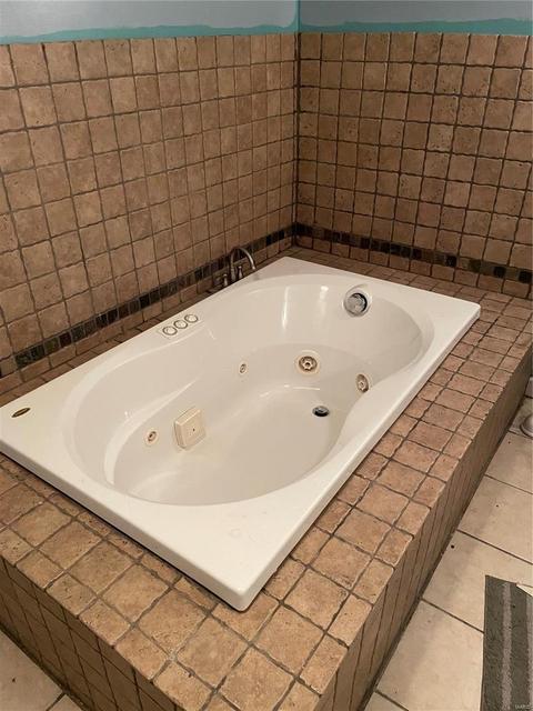 415 Robert Ave, Ferguson, MO 63135 photo 17