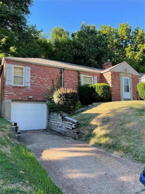 415 Robert Ave, Ferguson, MO 63135 photo 2