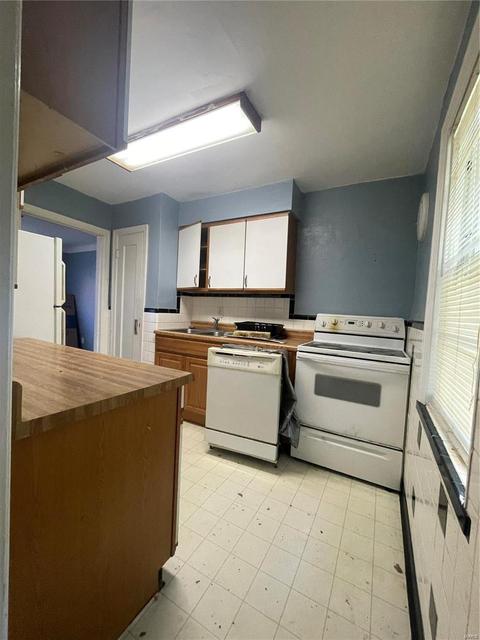 415 Robert Ave, Ferguson, MO 63135 photo 12