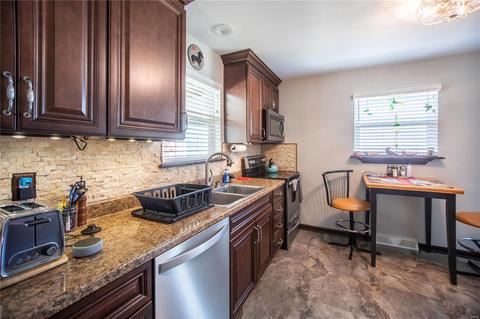 303 Essen Ln, Ballwin, MO 63021 photo 14