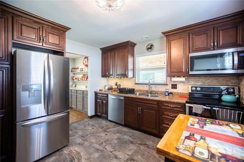303 Essen Ln, Ballwin, MO 63021 photo 15