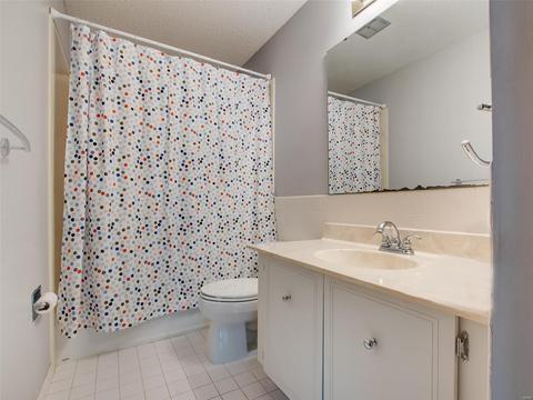 1343 Culpepper Ridge Dr, Ballwin, MO 63021 photo 15