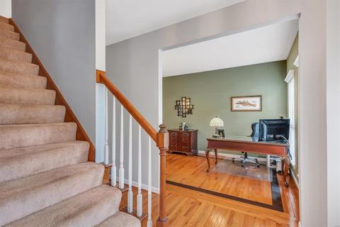 330 Gateford Dr, Ballwin, MO 63021 photo 5
