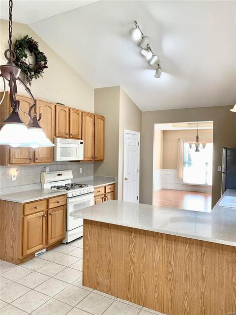 794 Thunder Hill Dr, O'fallon, MO 63368 photo 2