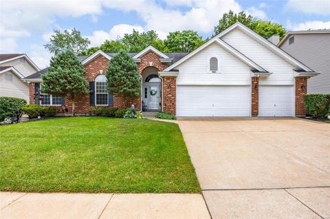 945 Kiefer Trails Dr, Ballwin, MO 63021 photo 1