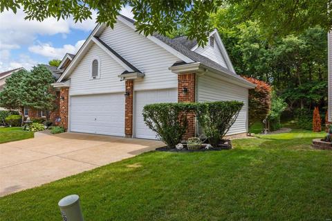 945 Kiefer Trails Dr, Ballwin, MO 63021 photo 3