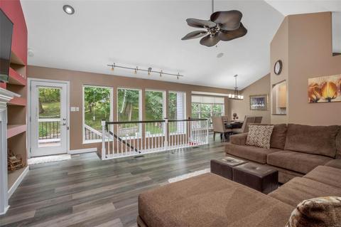945 Kiefer Trails Dr, Ballwin, MO 63021 photo 9