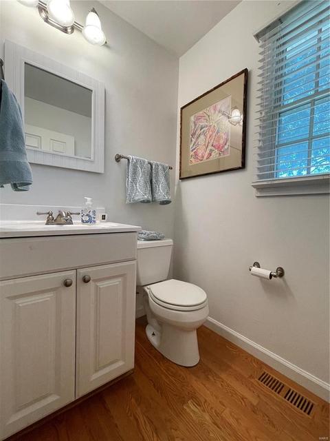 9727 Stanley Ave, Saint Louis, MO 63119 photo 3