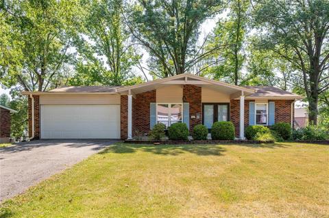 311 Sunrise Blvd, Ballwin, MO 63021 photo 2