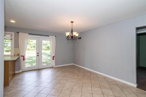 687 Walnut Point Ct, Ballwin, MO 63021 photo 8
