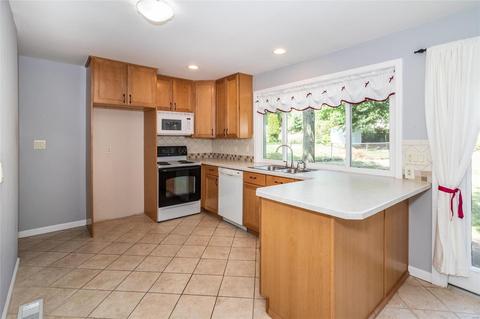687 Walnut Point Ct, Ballwin, MO 63021 photo 5
