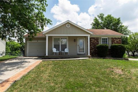 2 Saddleback Ct, O'fallon, MO 63368 photo 1