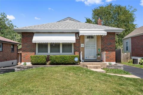 9003 Harold Dr, Saint Louis, MO 63134 photo 1