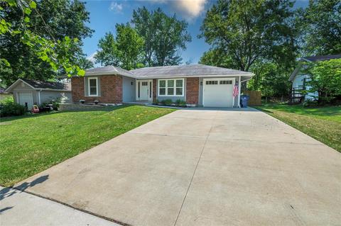 913 Napoli Dr, Ballwin, MO 63021 photo 4