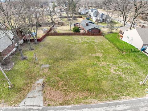2727 Edgeworth Ave, Maryland Heights, MO 63043